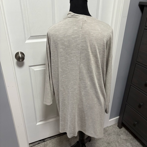 Donni Cardigan - Picture 3 of 4